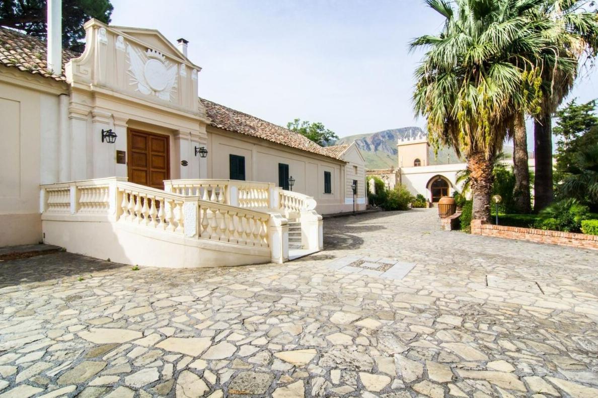 Отель Ah Premium Borgo Torre Artale Трабия Экстерьер фото