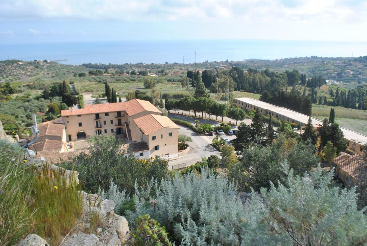 Отель Ah Premium Borgo Torre Artale Трабия Экстерьер фото